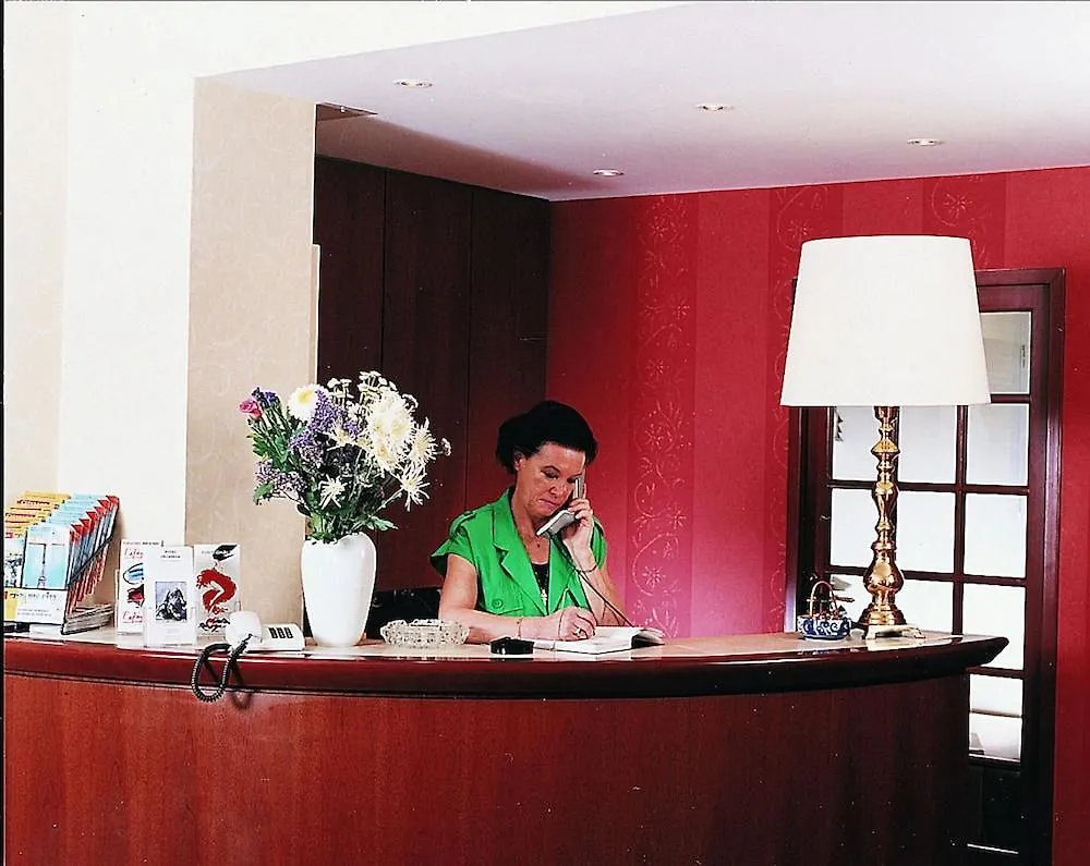 Hotel Delambre 3*
