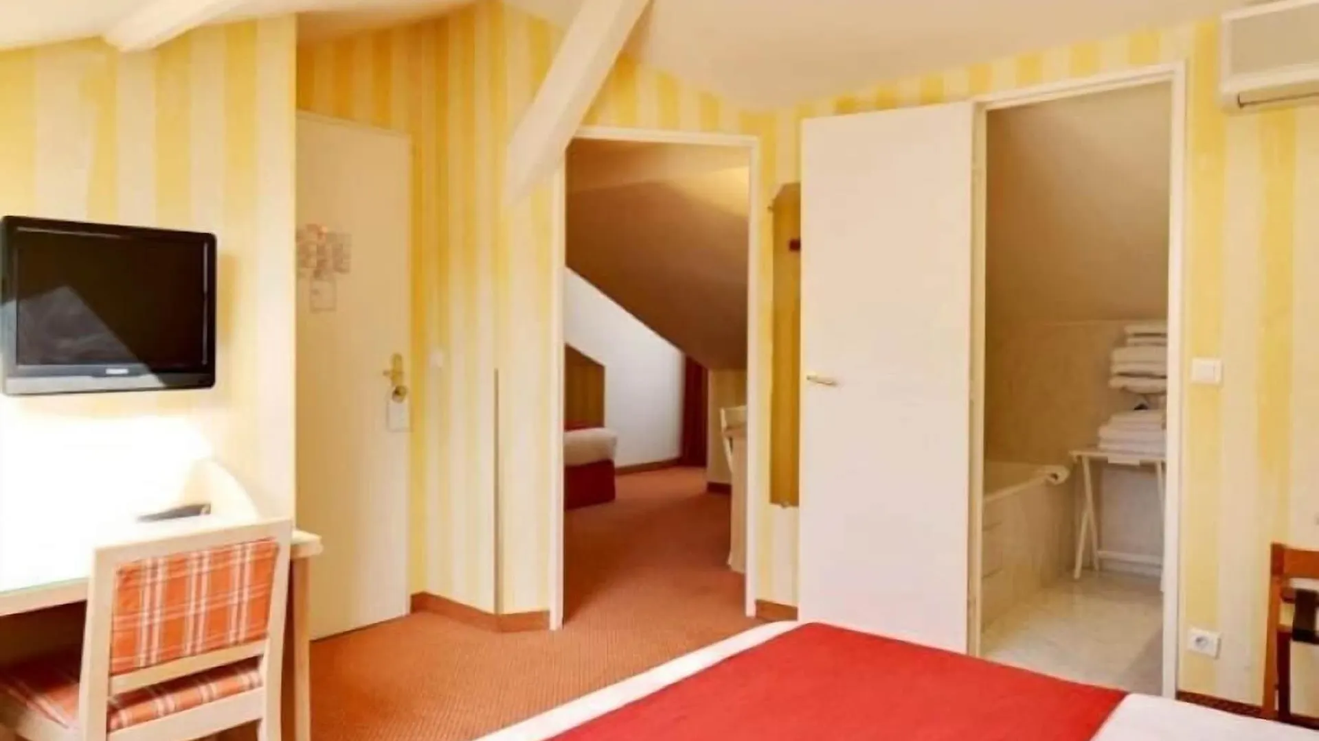 Delambre Hotel