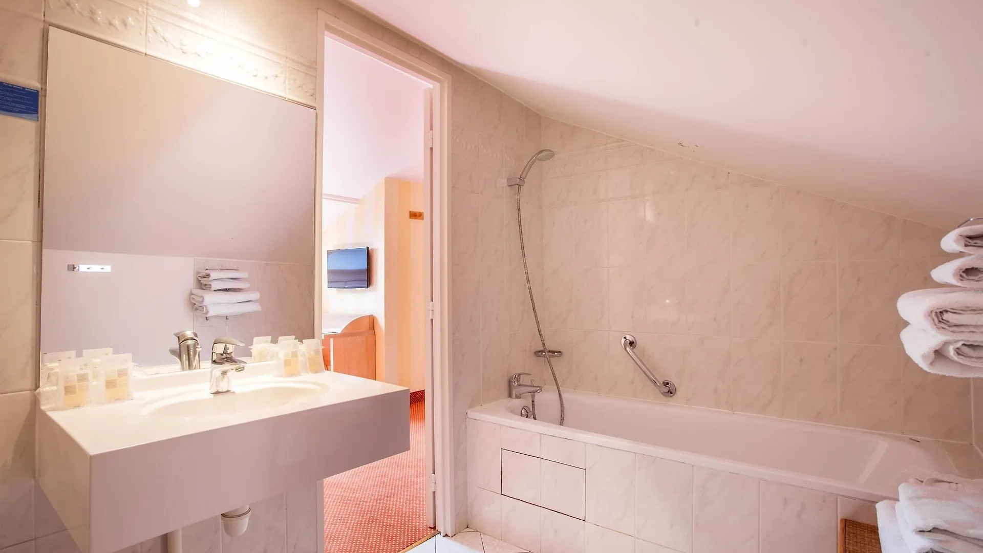 Delambre Hotel 3*