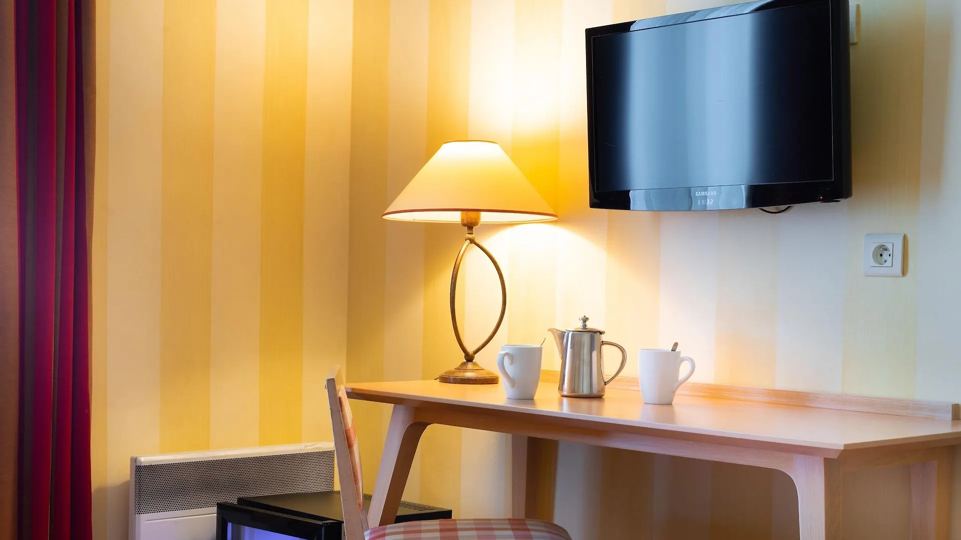 Hotel Delambre 3*