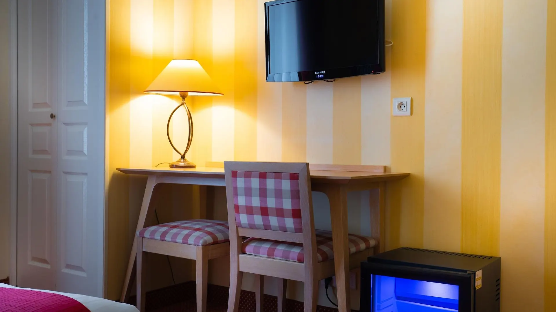 Hotel Delambre 3*