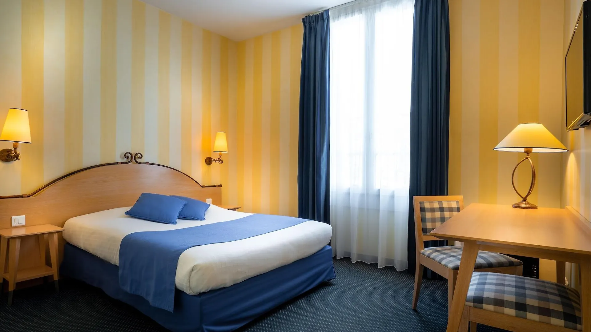 Delambre Hotel 3*