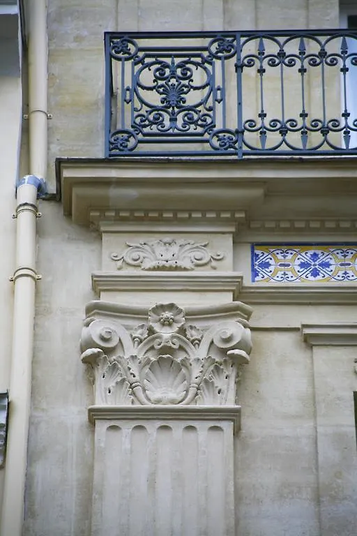 Delambre Hotel 3*