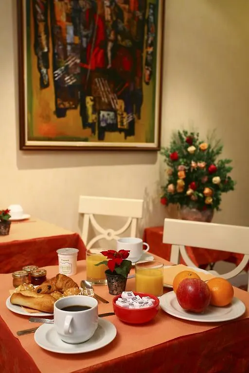Hotel Delambre 3*